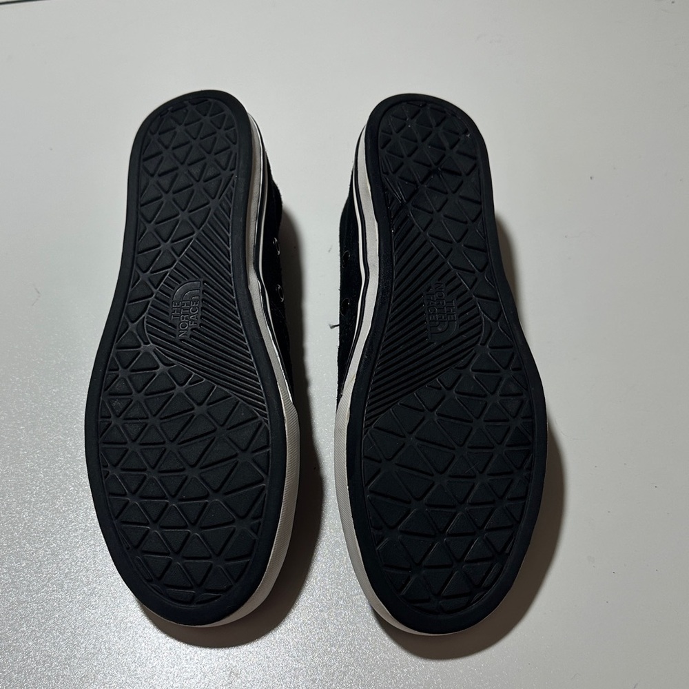 The North Face Women’s Black Slip-On Flats Purple Trim Casual Shoes - Picture 9 of 9